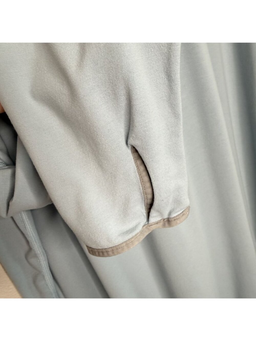 Patagonia Lightweight Hooded Long Sleeve Shirt, XL - Picture 5 of 8
